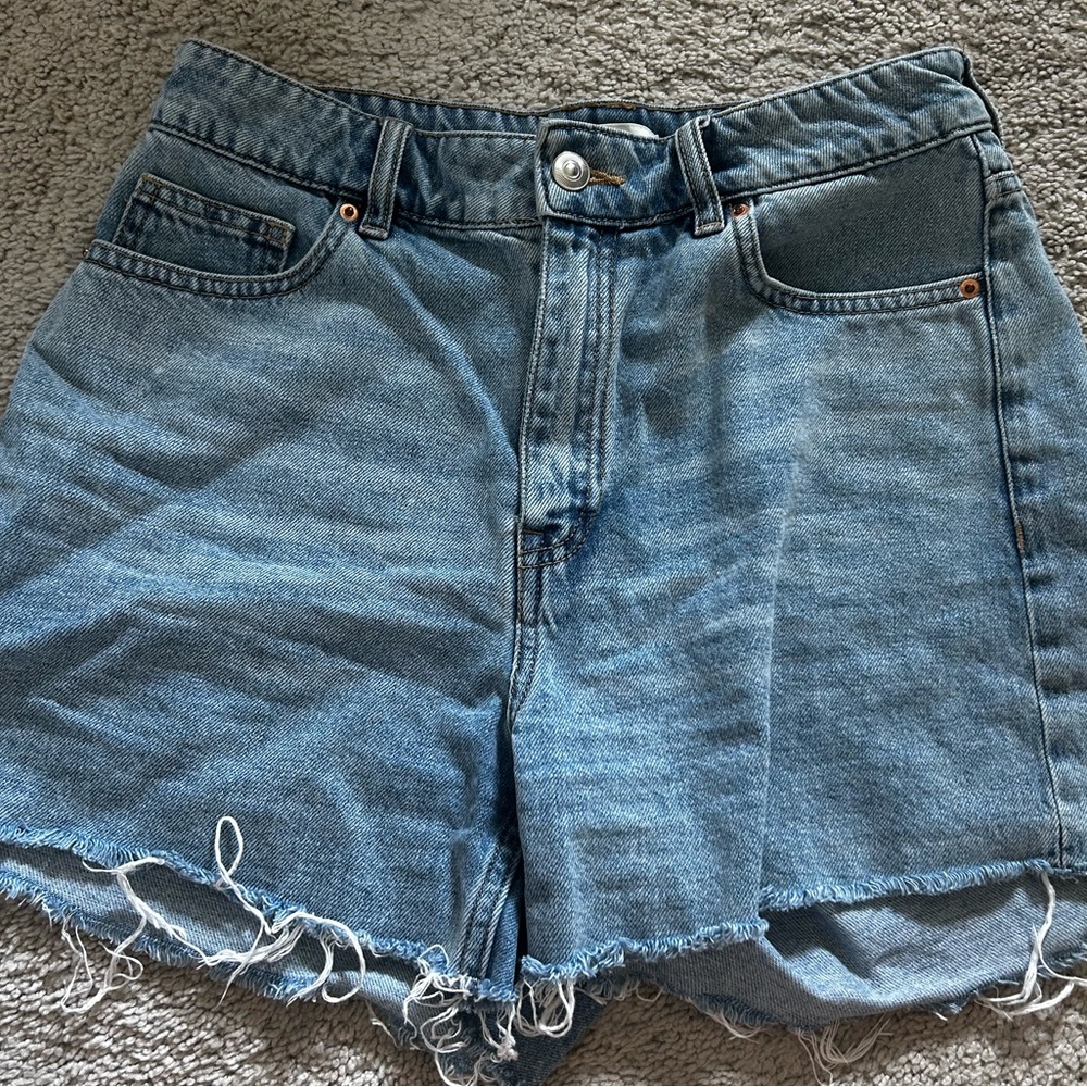 H&M denim shorts, great condition, size US 6